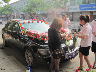 鲜花婚车
